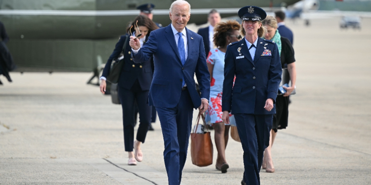 US President Joe Biden is seen at Joint Base Andrews in Maryland on May 8, 2024 / ©AFP