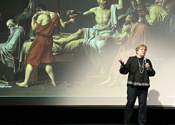 Exiled Russian historian Tamara Eidelman delivers a lecture titled 'The Judgment of History' at the Bender JCC of Greater Washington community center in Rockville, Maryland. ©AFP