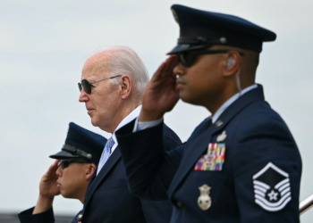 US President Joe Biden steps off Air Force One upon arrival at Joint Base Andrews in Maryland, on May 20, 2024. ©AFP