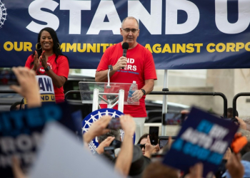 UAW President Shawn Fain acknowledged that the defeat at Mercedes in Alabama was a setback but said the union would push on with additional organizing drives in the South. ©AFP