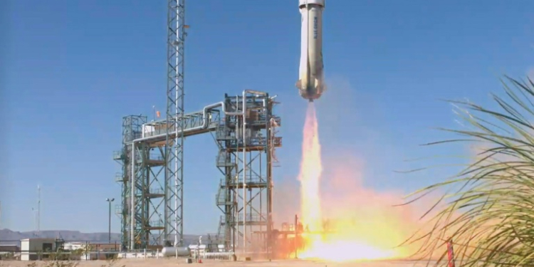 Blue Origin saw its first crewed launch since a rocket mishap in 2022 left rival Virgin Galactic as the sole operator in the fledgling suborbital tourism market. ©AFP