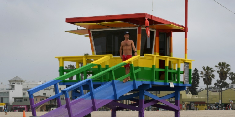 Lifeguard facilities around Los Angeles are among the public buildings that supervisors say must display the Pride flag during June. ©AFP