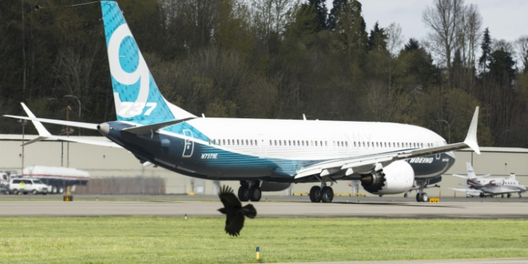 Boeing shares fell after the company's CFO lowered the company's cash forecast. ©AFP