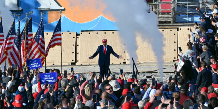 Former president Donald Trump avoided mentioning any witnesses in his criminal case during his speech in Wildwood, New Jersey  / ©AFP