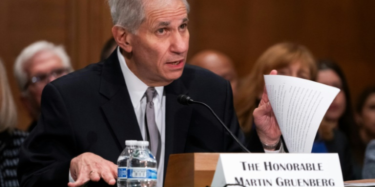 Martin Gruenberg offered to resign after bipartisan calls for his resignation . ©AFP