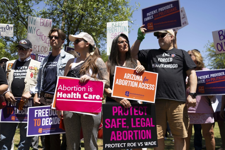 Protesters condemn Arizona's 1864 abortion ban at the state House of Representatives in April 2024 in Phoenix. ©AFP