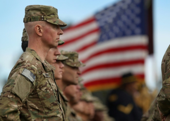 Soldiers bound for Afghanistan stand at parade rest during a departure ceremony on November 4, 2011 in Fort Carson, Colorado. ©AFP