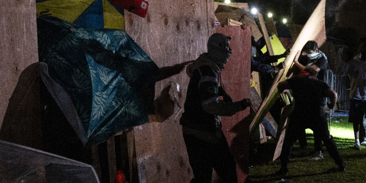 Clashes broke out on Wednesday at pro-Palestinian demonstrations at the UCLA campus, as dozens of universities around the United States struggle to contain similar protests / ©AFP