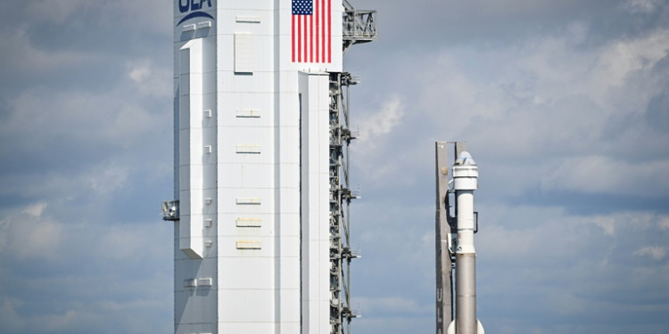 A Boeing Starliner capsule atop an Atlas V rocket sits on the launch pad at Cape Canaveral, Florida, May 4, 2024. ©AFP