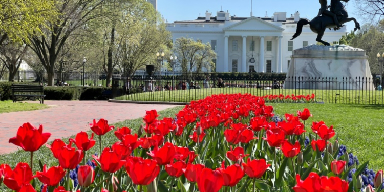 The truck crashed just a few hundred feet (meters) from the White House. ©AFP