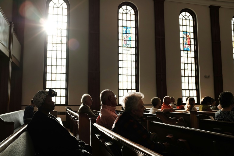 A prayer service at a United Methodist Church in Knoxville, Tennessee. ©AFP