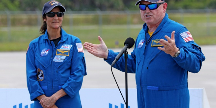 NASA astronauts Suni Williams (L) and Butch Wilmore (R) will be the first humans to travel aboard the Boeing Starliner into space. ©AFP