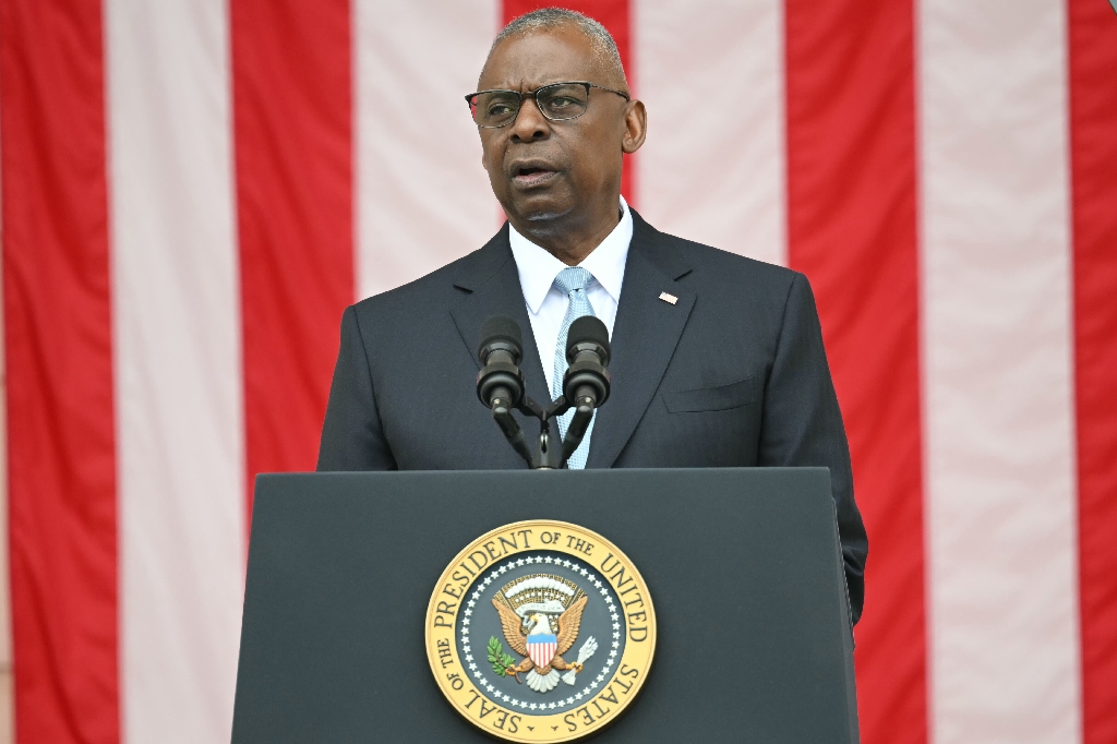 US Defense Secretary Lloyd Austin is set to meet his Chinese counterpart, Dong Jun, in Singapore / ©AFP