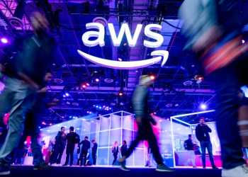 AWS and the other cloud giants are persuaded that the technology behind ChatGPT can have a major impact on improving the public sector. ©AFP