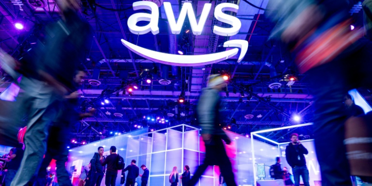 AWS and the other cloud giants are persuaded that the technology behind ChatGPT can have a major impact on improving the public sector. ©AFP