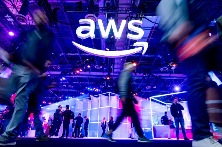 AWS and the other cloud giants are persuaded that the technology behind ChatGPT can have a major impact on improving the public sector. ©AFP