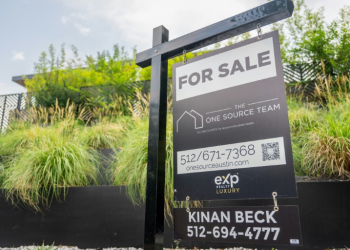 Sales of new homes in the United States declined last month. ©AFP