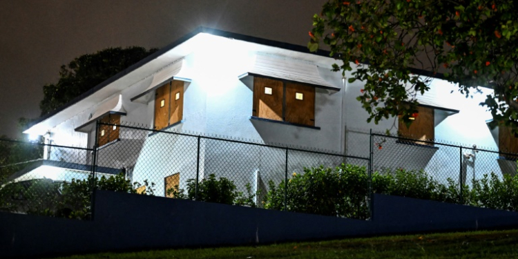 A building is boarded up in preparation for  Hurricane Beryl in Bridgetown, Barbados on June 29, 2024. ©AFP