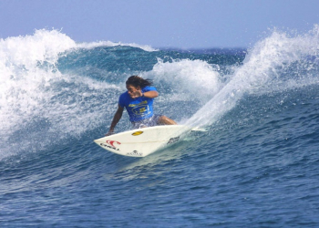 American surfer and actor Tamayo Perry, pictured here in Tahiti in 2003, has died after being attacked by a shark. ©AFP