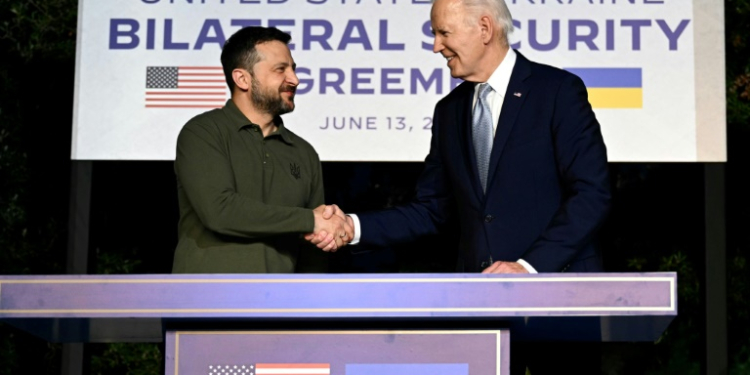 Biden and Zelensky signed a bilateral security agreement on the sidelines of the G7 summit in Italy. ©AFP