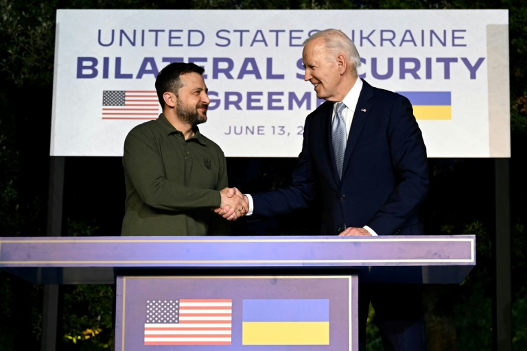 Biden and Zelensky signed a bilateral security agreement on the sidelines of the G7 summit in Italy. ©AFP