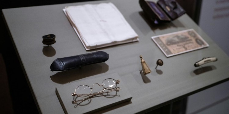 The contents of former US President Abraham Lincoln's pockets on the night he was assassinated. ©AFP