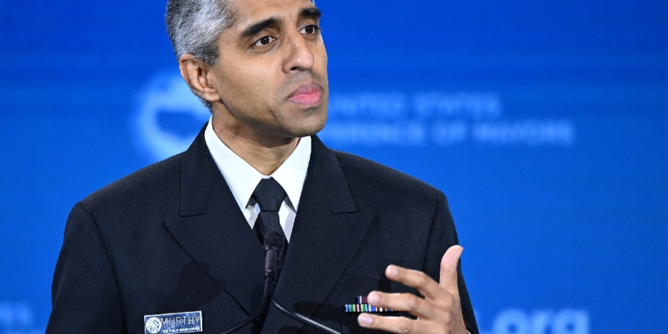 US Surgeon General Vivek Murthy called for Congress to pass mandates on social media to protect young Americans' mental health / ©AFP