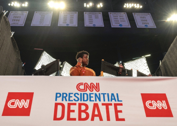 The CNN studio is prepared for the first presidential debate of the 2024 elections between US President Joe Biden and Republican Donald Trump at in Atlanta, Georgia / ©AFP