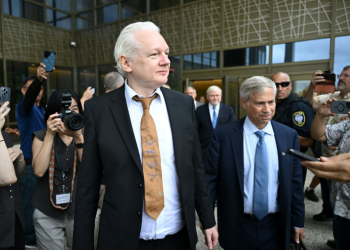 WikiLeaks founder Julian Assange left the court without addressing the press. ©AFP