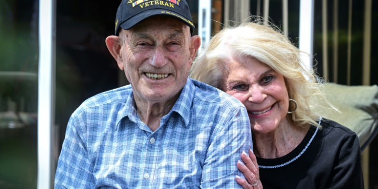 Harold Terens, 100, says his fiancee Jeanne Swerlin makes 'life worth living'. ©AFP