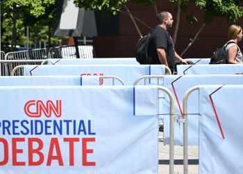 CNN signage ahead of the first 2024 presidential debate between Joe Biden and Donald Trump, in Atlanta, Georgia / ©AFP