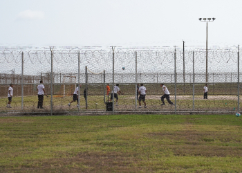 More than 1,000 men are housed at the Port Isabel Detention Center in Texas, where they await news of their immigration applications / ©AFP