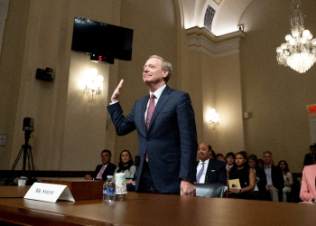 Microsoft President Brad Smith spent more than three hours answering questions from members of the Homeland Security Committee in Washington / ©AFP