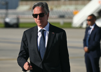 US Secretary of State Antony Blinken disembarks Air Force One upon arrival at Orly airport outside Paris on June 7, 2024 / ©AFP