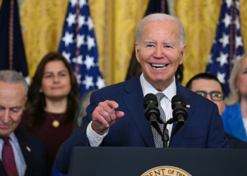 US President Joe Biden is trying to thread a tricky pre-election political needle on immigration / ©AFP