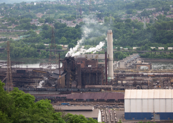 The Edgar Thomson steel plant in Braddock, Pennsylvania, which has been producing since 1875, would go to Nippon Steel under a proposed buyout of United States Steel / ©AFP