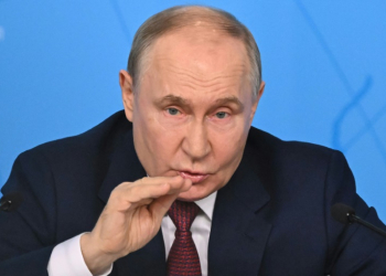 Russian President Vladimir Putin said Friday that Moscow would only halt its offensive if Kyiv pulls its troops out of the east and south of the country. ©AFP