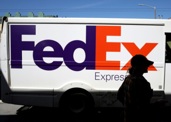 FedEx plans to cut up to 2,000 jobs in Europe in response to tepid demand. ©AFP