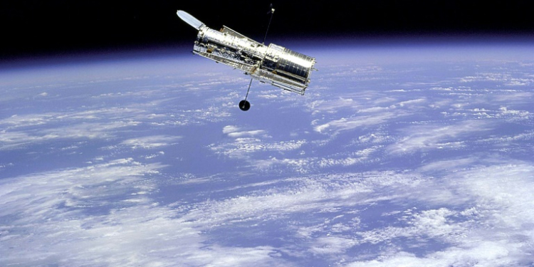 Over the past six months, one of the three remaining gyroscopes that control the direction in which the telescope points has become increasingly unreliable, leading Hubble to enter a "safe mode" multiple times. ©AFP