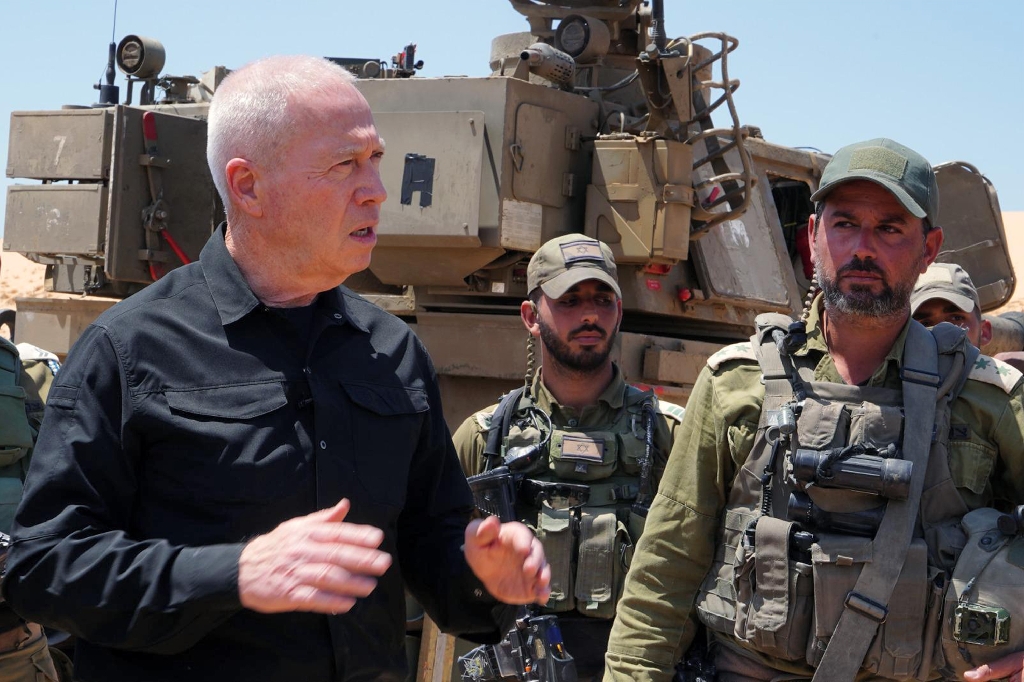 Israeli Defence Minister Yoav Gallant on the Gaza border, in a photo released by the Israeli army on May 7, 2024  / ©AFP