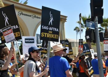 Members of the SAG-AFTRA actors' union demonstrate outside Paramount Studios in Los Angeles on July 14, 2023. ©AFP