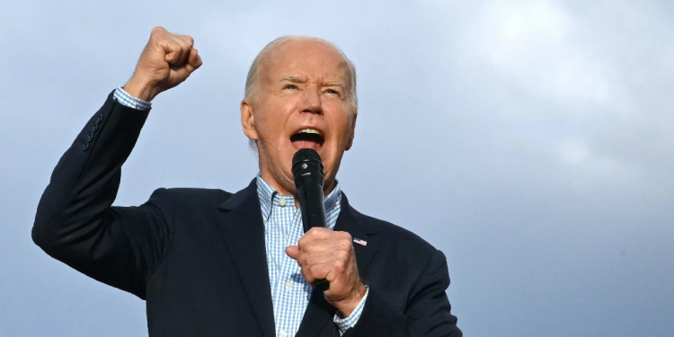 US President Joe Biden speaks during a Fourth of July celebration at the White House / ©AFP