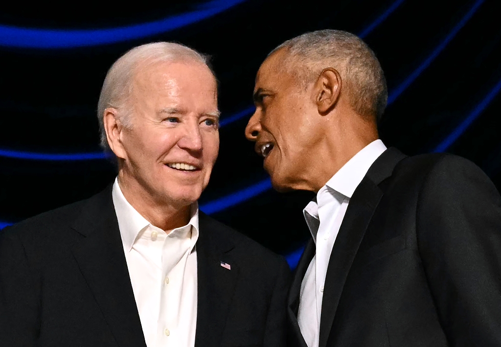 US President Joe Biden and former US president Barack Obama attend a campaign fundraiser in Los Angeles in June 2024 / ©AFP