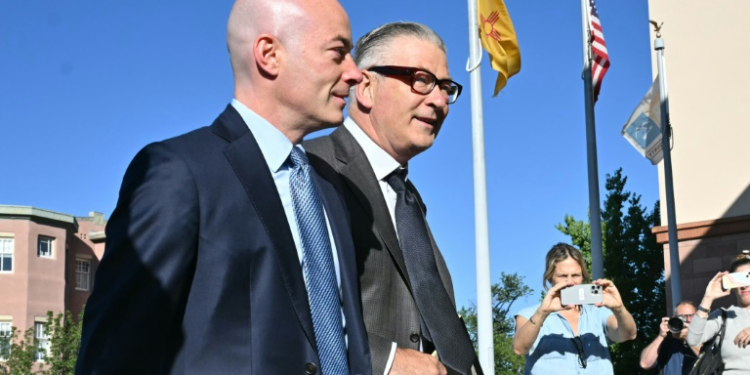 US actor Alec Baldwin (center-right) arrives for jury selection in his trial for involuntary manslaughter in Santa Fe, New Mexico, on July 9, 2024. ©AFP