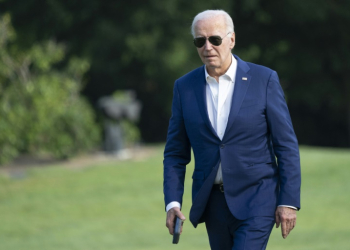 US President Joe Biden walks to the White House in Washington, DC, on July 7, 2024, after attending campaign events in Pennsylvania.. ©AFP