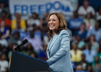 US Vice President Kamala Harris, the presumptive Democratic presidential nominee, told a large crowd in Atlanta, Georgia  that 'the baton is in our hands' / ©AFP