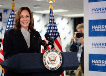 US Vice President and Democratic presidential candidate Kamala Harris speaks at her campaign headquarters in Wilmington, Delaware / ©AFP