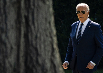 US President Joe Biden is under scrutiny for his age / ©AFP