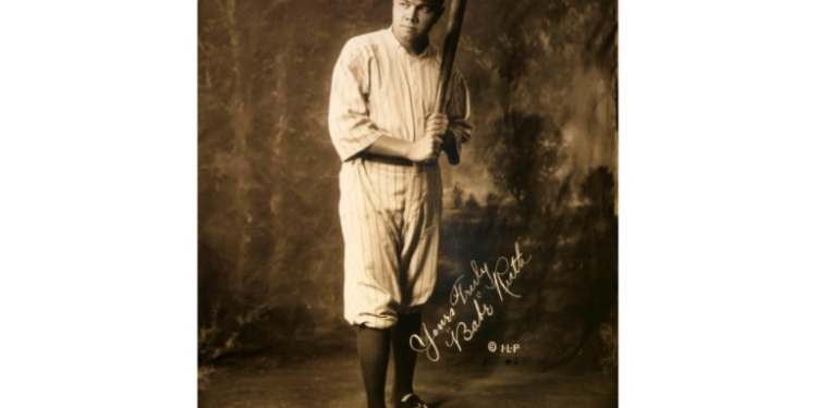 Famed baseball player Babe Ruth, the New York Yankees slugger, photographed in 1920. ©AFP