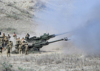 US and Philippine Marines during Balikatan exercises in May. ©AFP